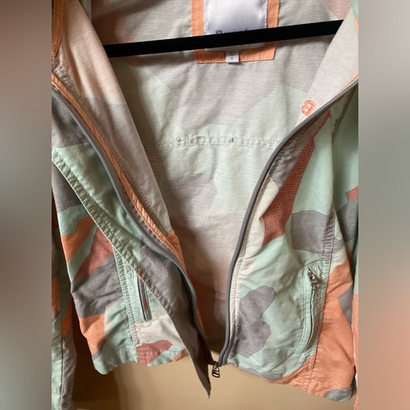 Bench lightweight jacket size small - Picture 8 of 16